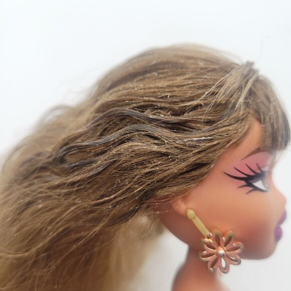 MGA Entertainment Bratz Always Yasmin Jointed Poseable Doll Nude - Picture 7 of 13